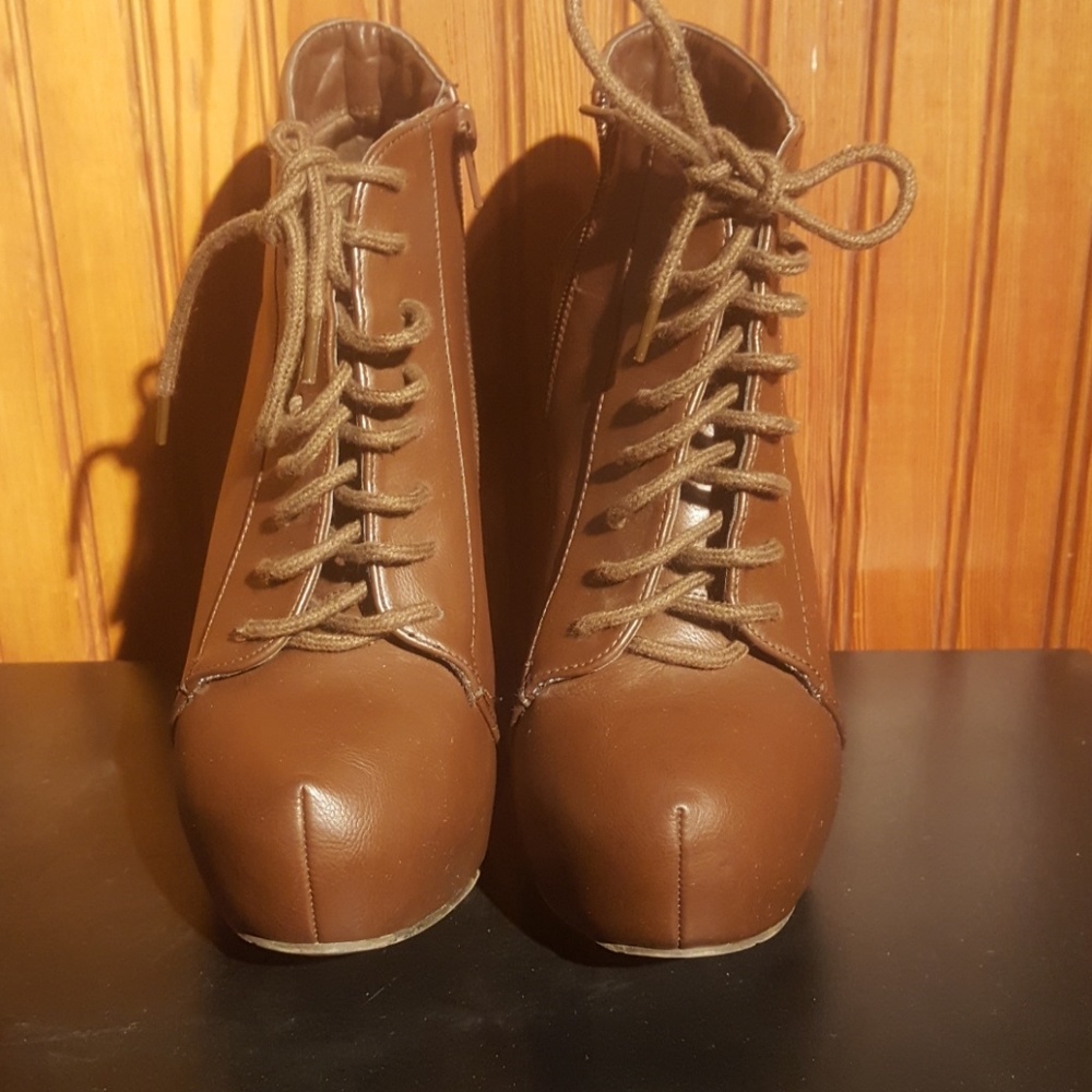 Flourish ankle boots